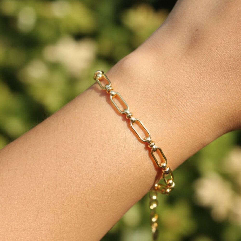 "Trendy Handmade Bracelet – A Thoughtful Gift for Girls & Women | UNVRC1581 - Picture 4 of 4